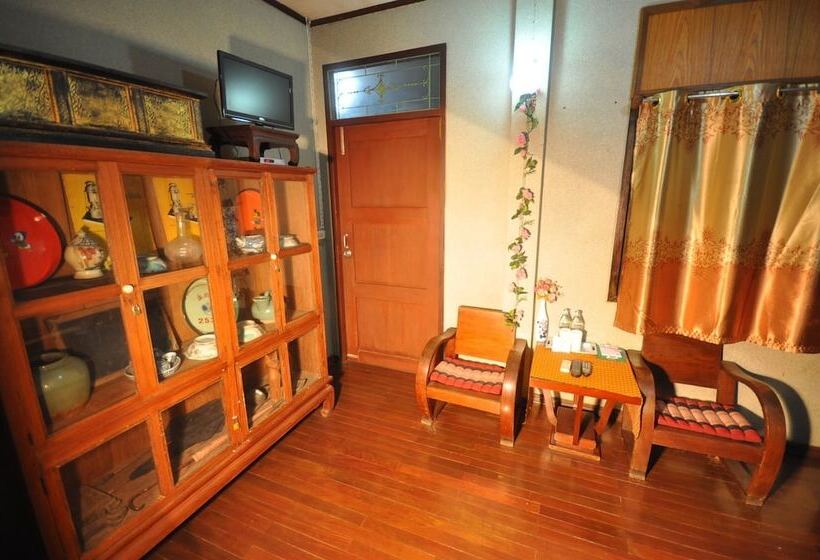 Отель The Sixty At Ayutthaya