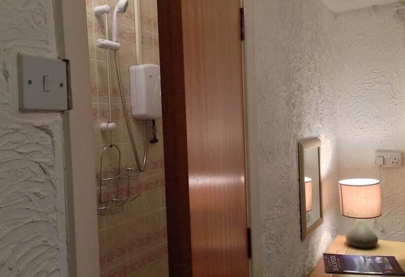 Wilsons Hotel   Blackpool Tower View