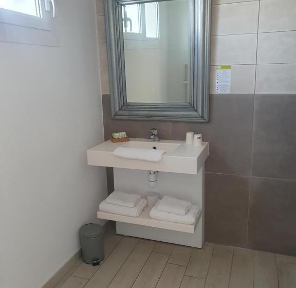 Le Mas Des Quintrands Manosque Motel De Charme