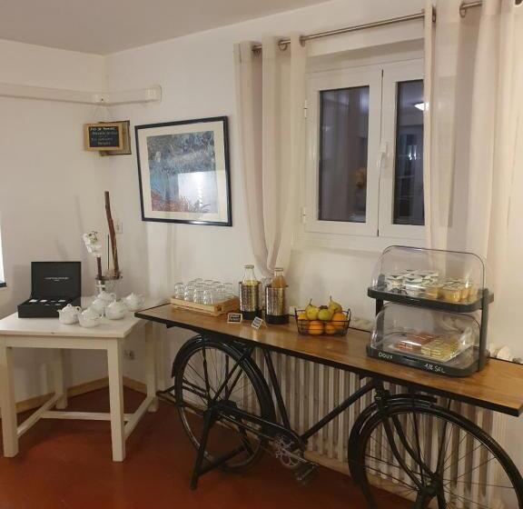 Le Mas Des Quintrands Manosque Motel De Charme