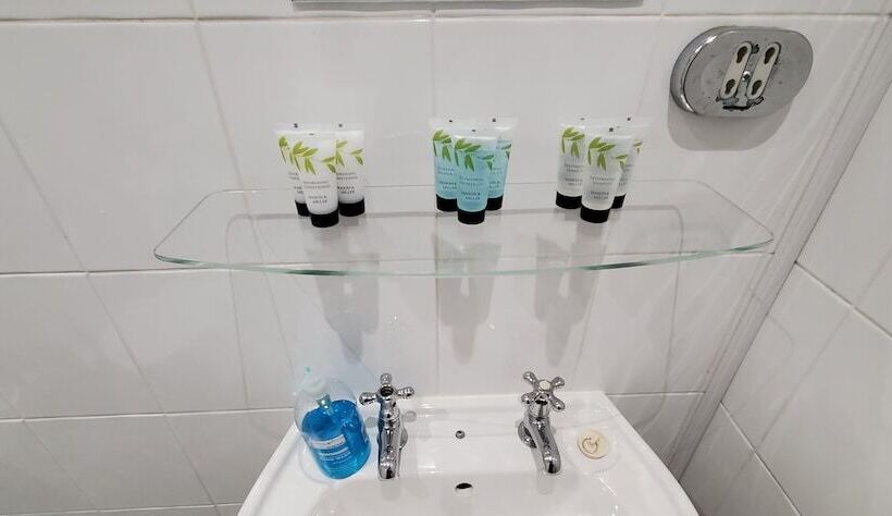 Пансион Diamonds Guest House