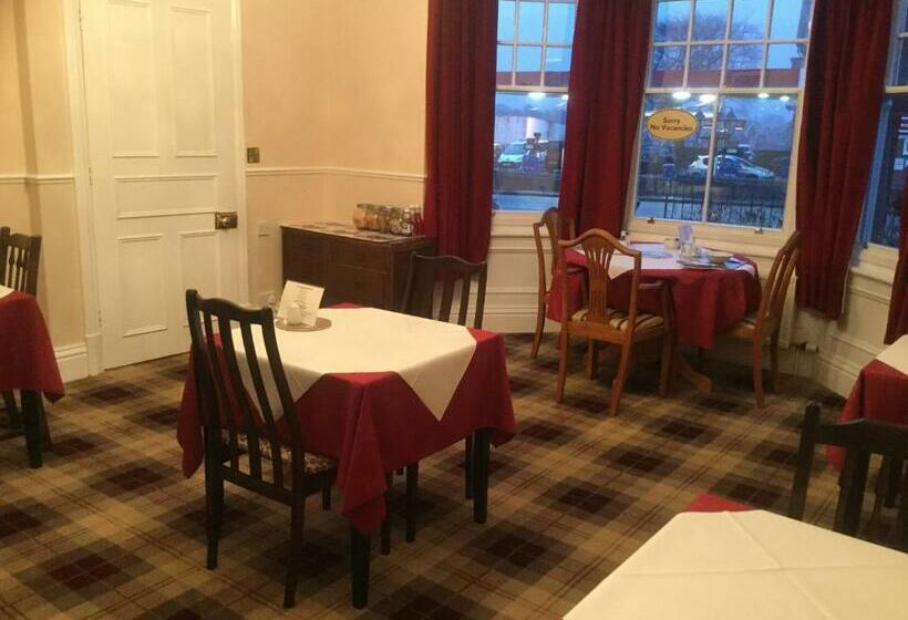 פנסיון Glenora Guest House