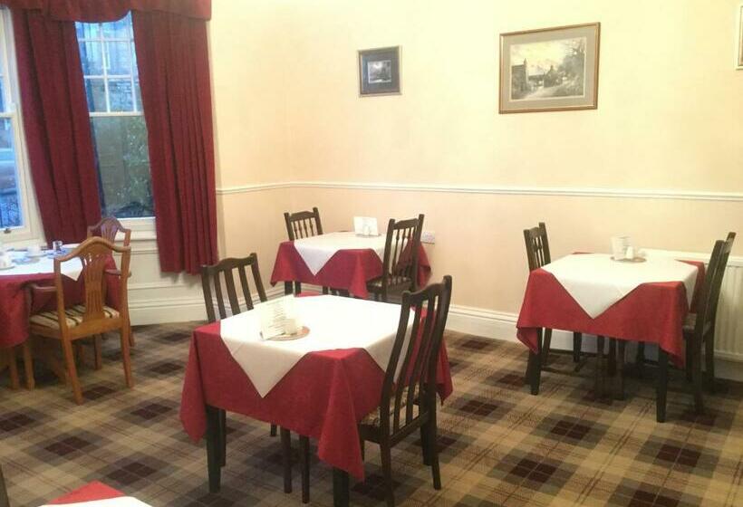 פנסיון Glenora Guest House