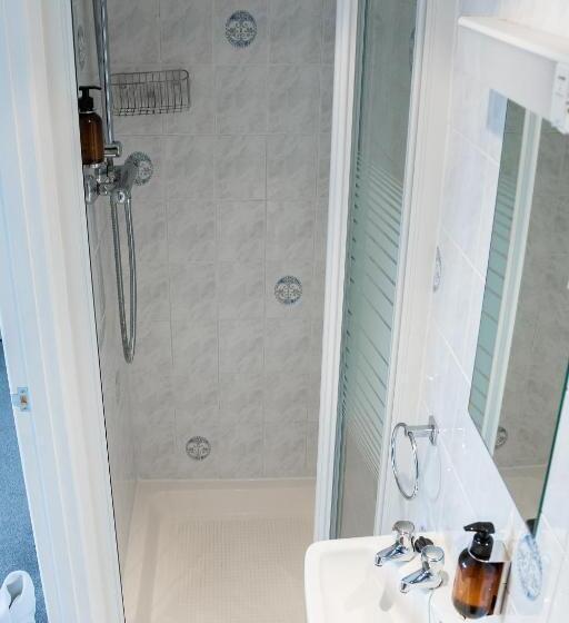 펜션 Kingsway Guesthouse A Selection Of Single, Double And Family Rooms In A Central Location