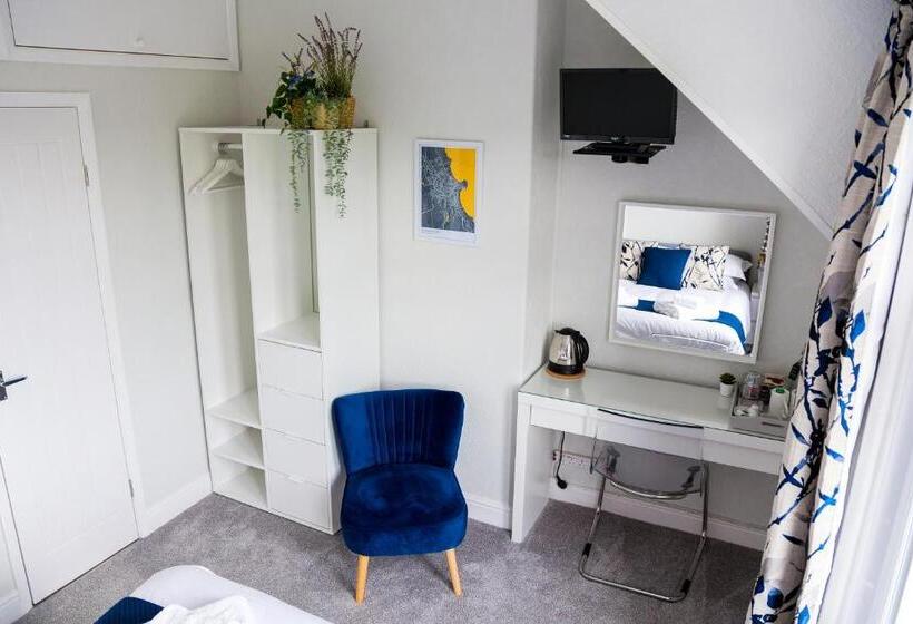 펜션 Kingsway Guesthouse A Selection Of Single, Double And Family Rooms In A Central Location