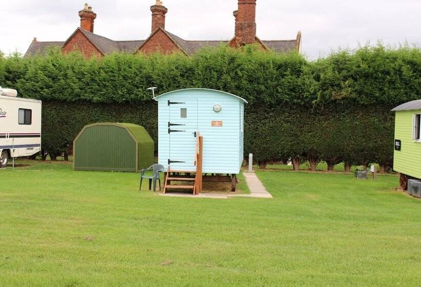 بنسيون Old Hall House, Nec