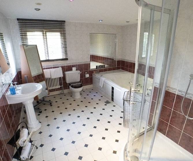 بنسيون Old Hall House, Nec