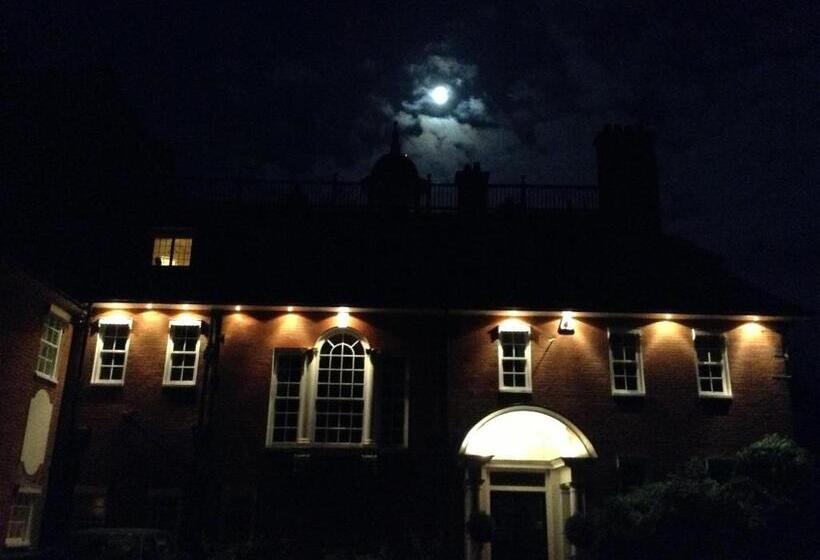 Пансион Saltcote Place