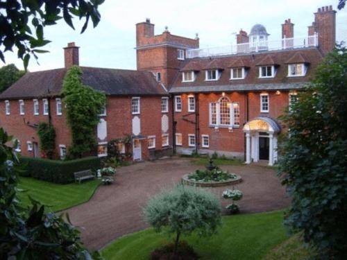 Пансион Saltcote Place