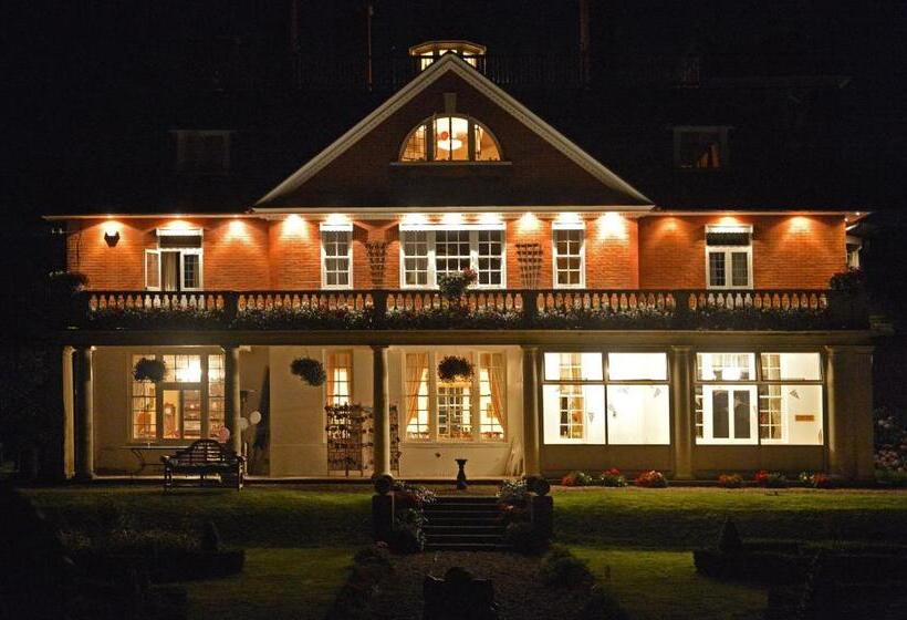 Пансион Saltcote Place