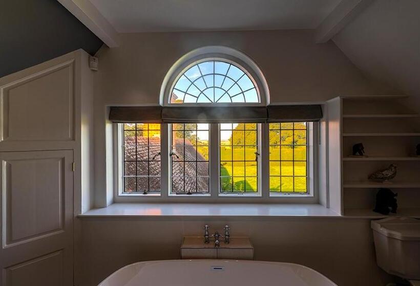 Пансион Saltcote Place