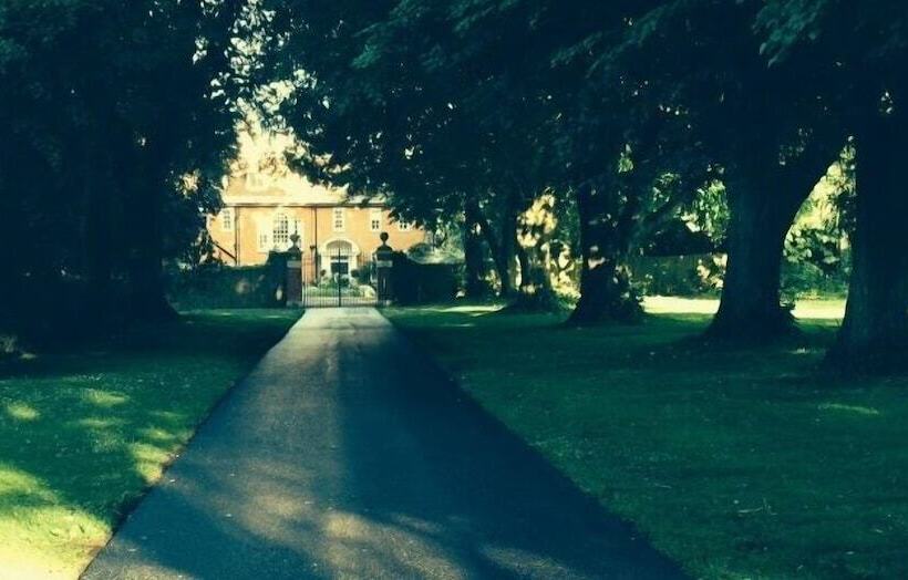 Пансион Saltcote Place