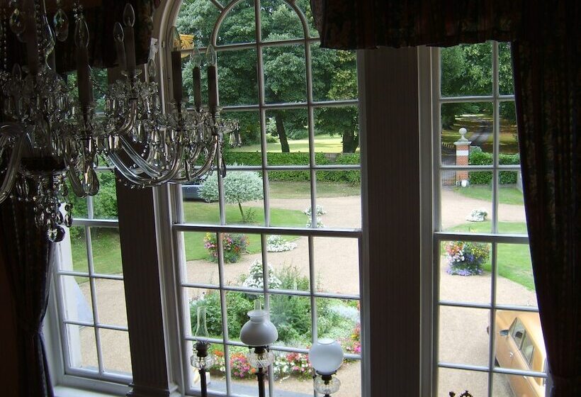 Пансион Saltcote Place