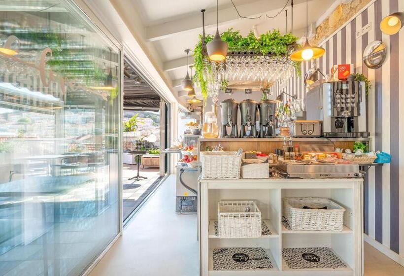 پانسیون The Art Inn Lisbon