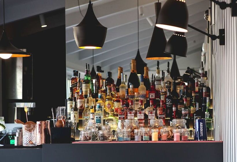 پانسیون The Art Inn Lisbon