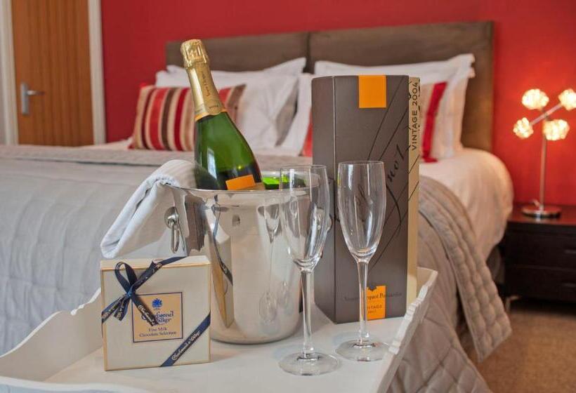 بنسيون The Bondgate Boutique