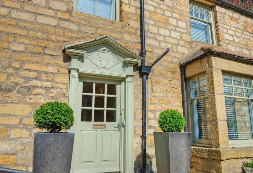 بنسيون The Bondgate Boutique