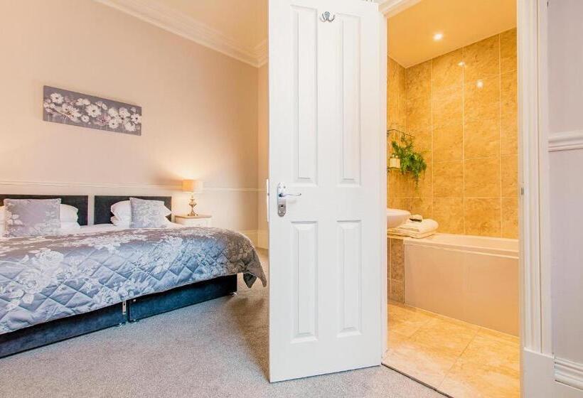 ペンション The Maynard