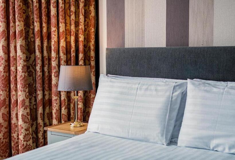 ペンション The Maynard