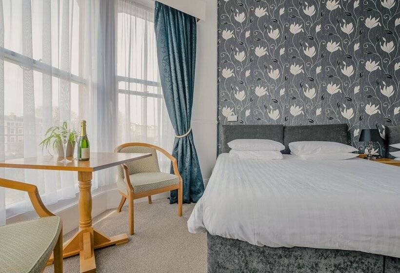 ペンション The Maynard