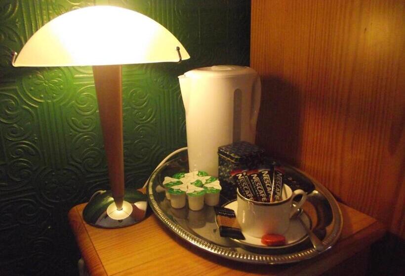 פנסיון The Molly House