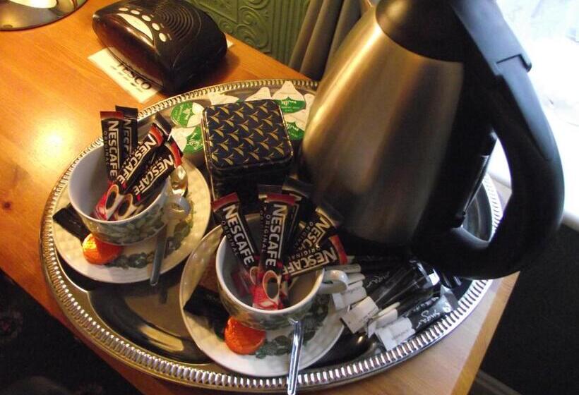 פנסיון The Molly House