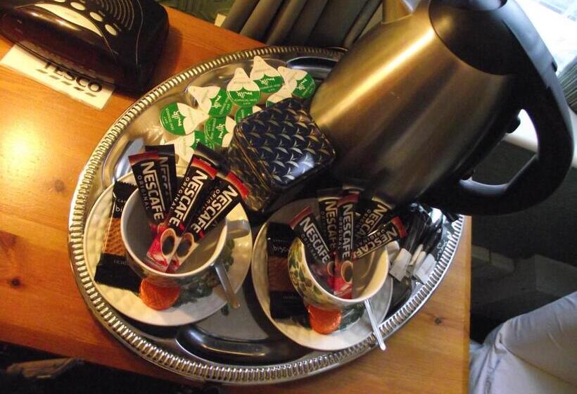 פנסיון The Molly House