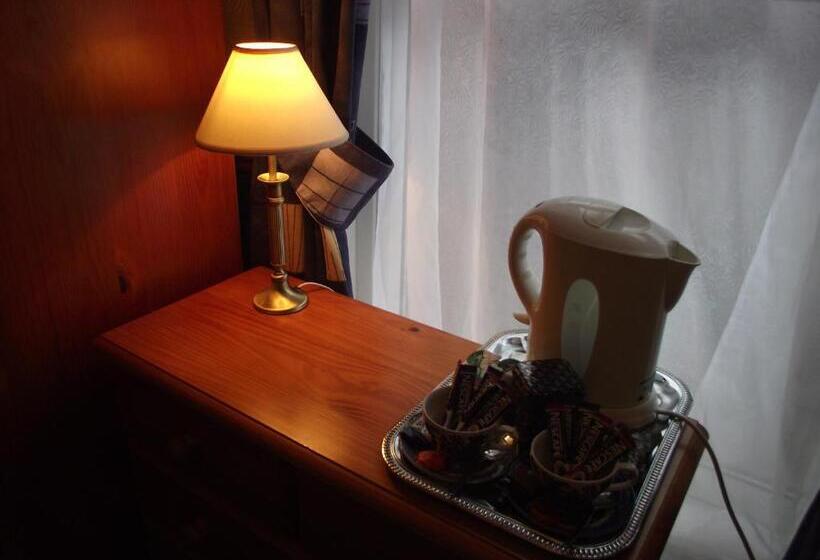 פנסיון The Molly House