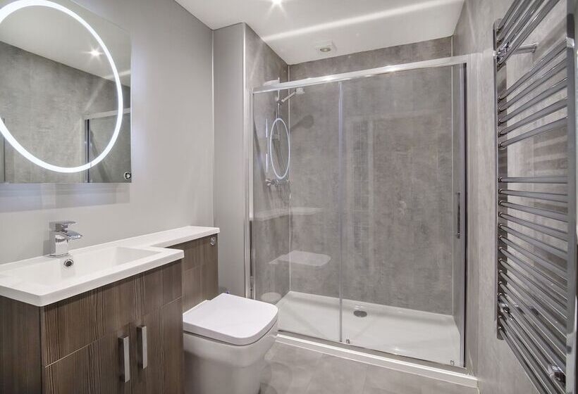 Reubens Court And City Apartments