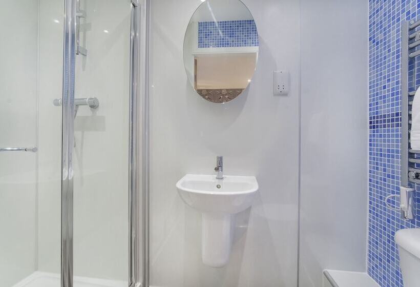 Reubens Court And City Apartments