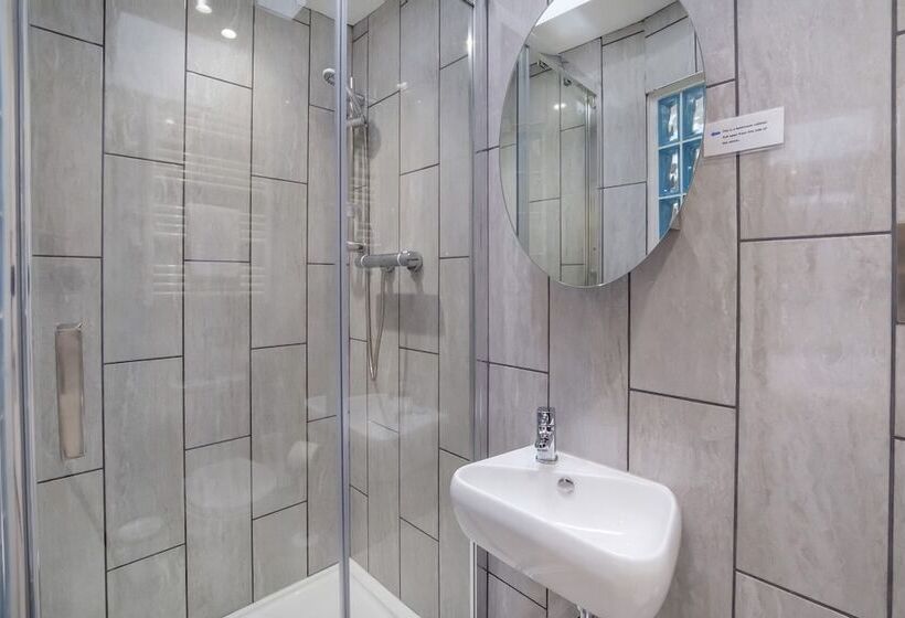 Reubens Court And City Apartments