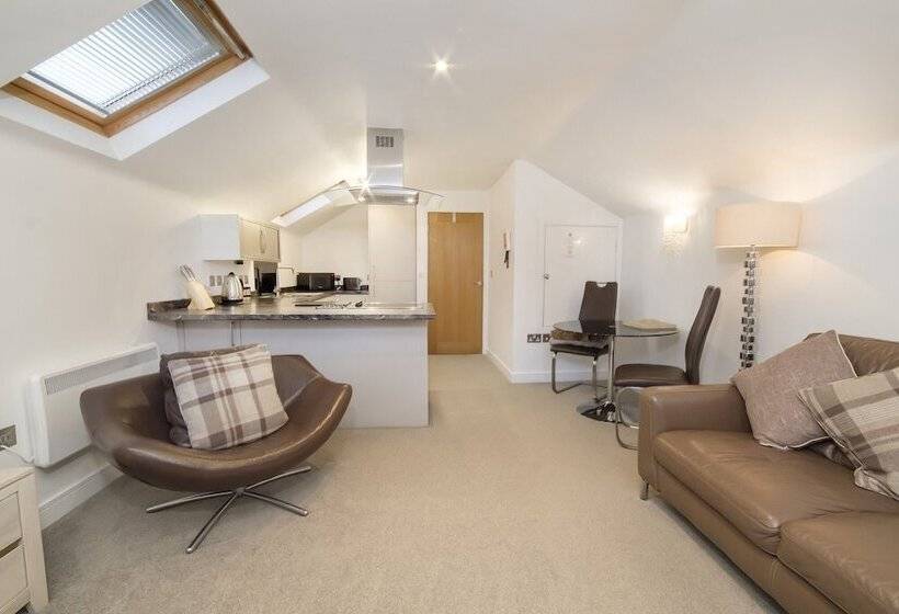 Reubens Court And City Apartments