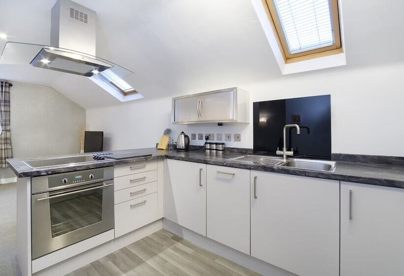 Reubens Court And City Apartments