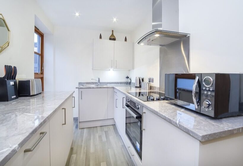 Reubens Court And City Apartments