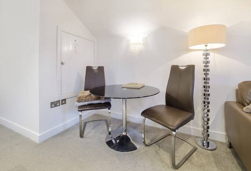 Reubens Court And City Apartments