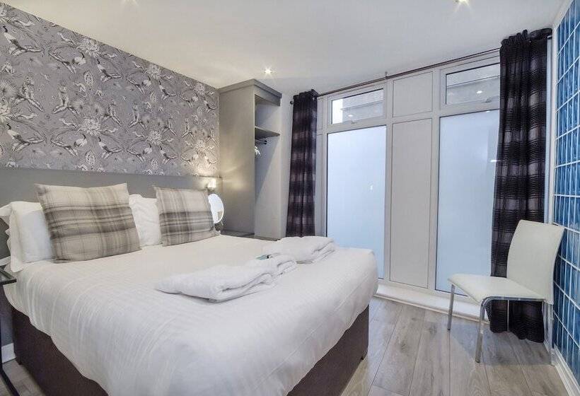 Reubens Court And City Apartments