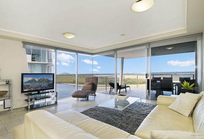 Waves Maroochy River