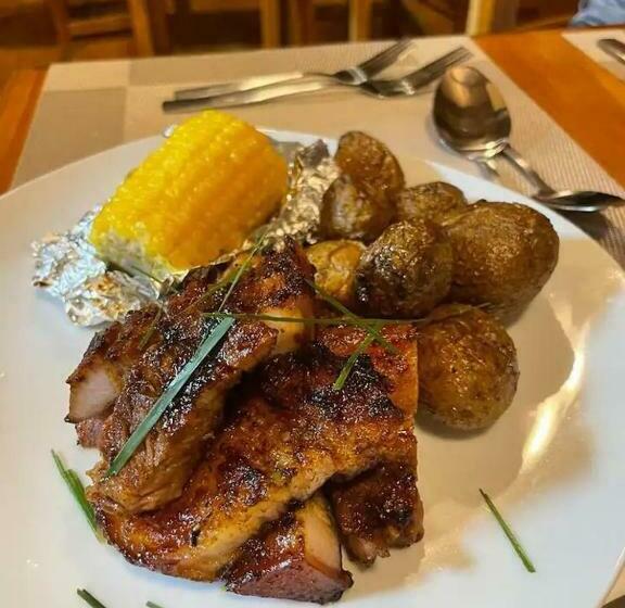 ベッドアンドブレックファースト Gatun Lake Lodge