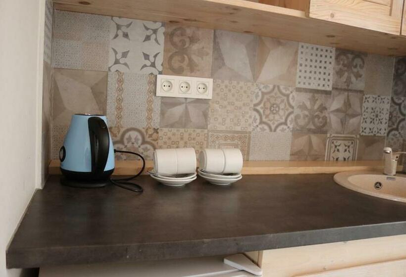 Bed and Breakfast Manor Artoonj At Port Ayas