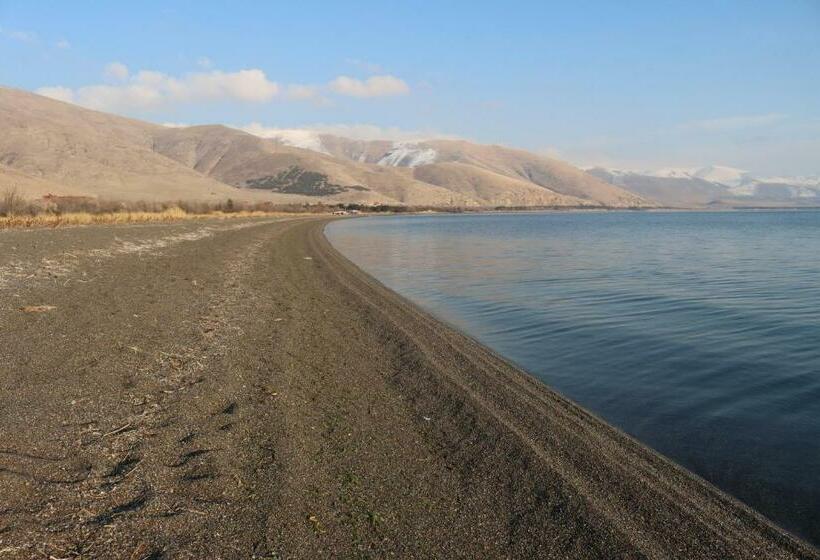 Bed and Breakfast Manor Artoonj At Port Ayas