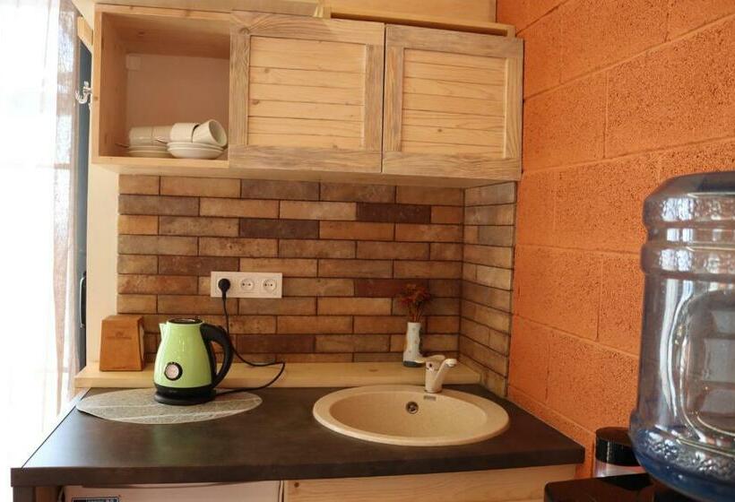 Bed and Breakfast Manor Artoonj At Port Ayas