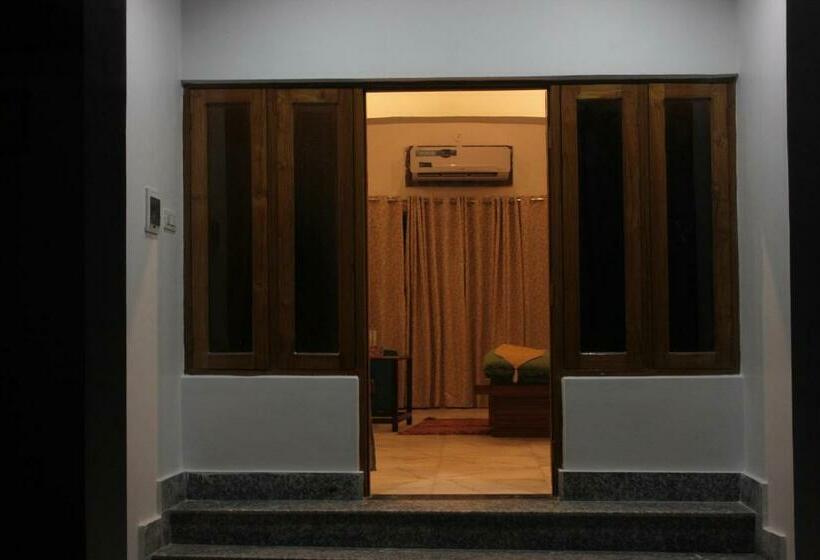 ホテル Corbett Farmyard