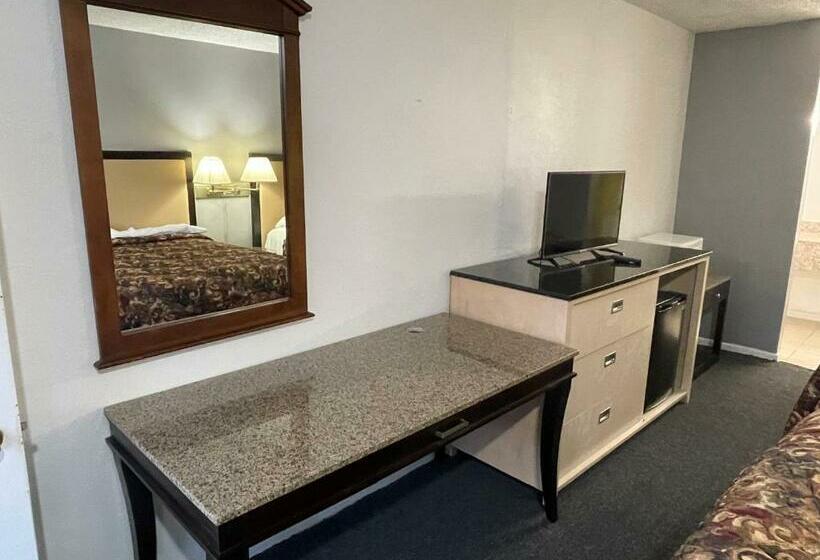 Отель Executive Inn