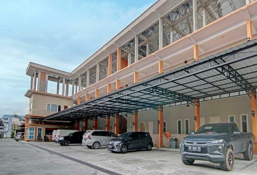 فندق Oyo 91949 Ameera Homestay Syariah