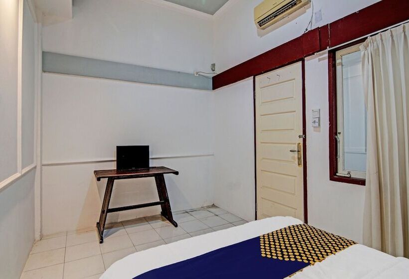 酒店 Spot On 92052 Aulya Homestay Syariah Near Tuanku Tambusai Stadium