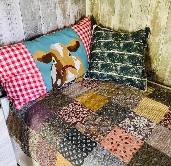 בית מלון כפרי övraby Stuga