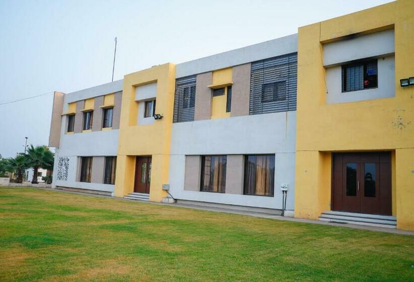 Omkar Resort And Lawns