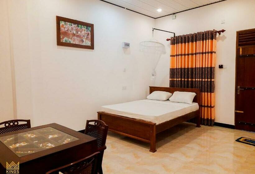 פנסיון Kings Holiday Resort