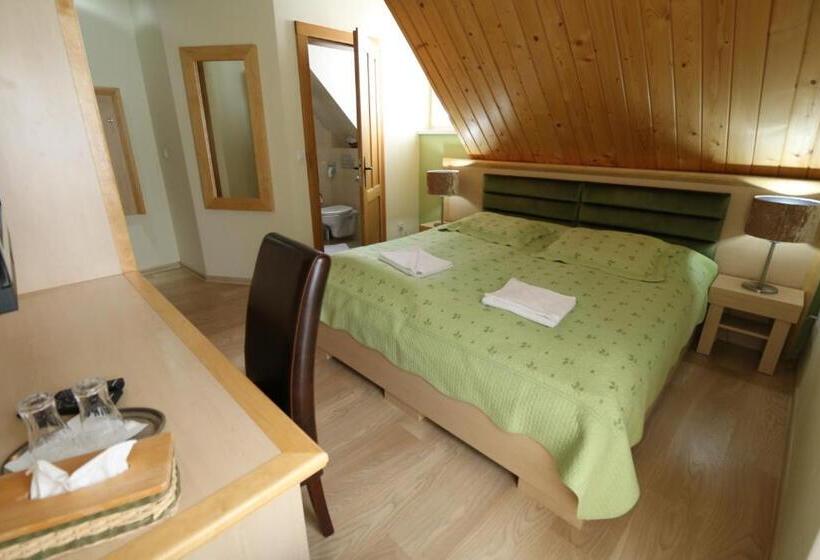 膳宿费 Penzión Skorušina