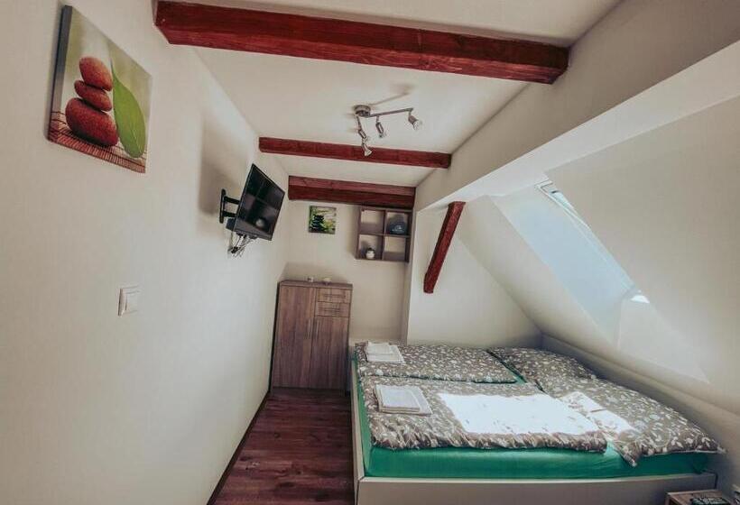 펜션 Ubytování U Kapličky